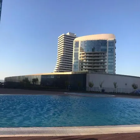 Marka Mall, 아파트 *